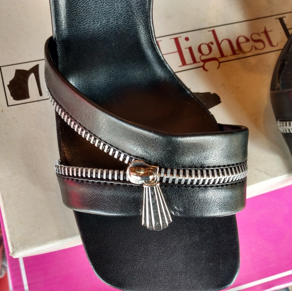 Strappy Zipper heels size 6 - Picture 2 of 6